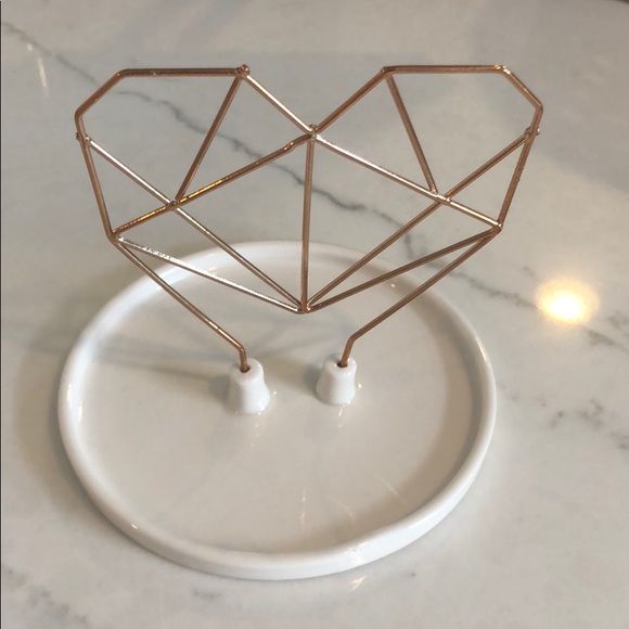 imm living Other - Adorable heart jewelry holder